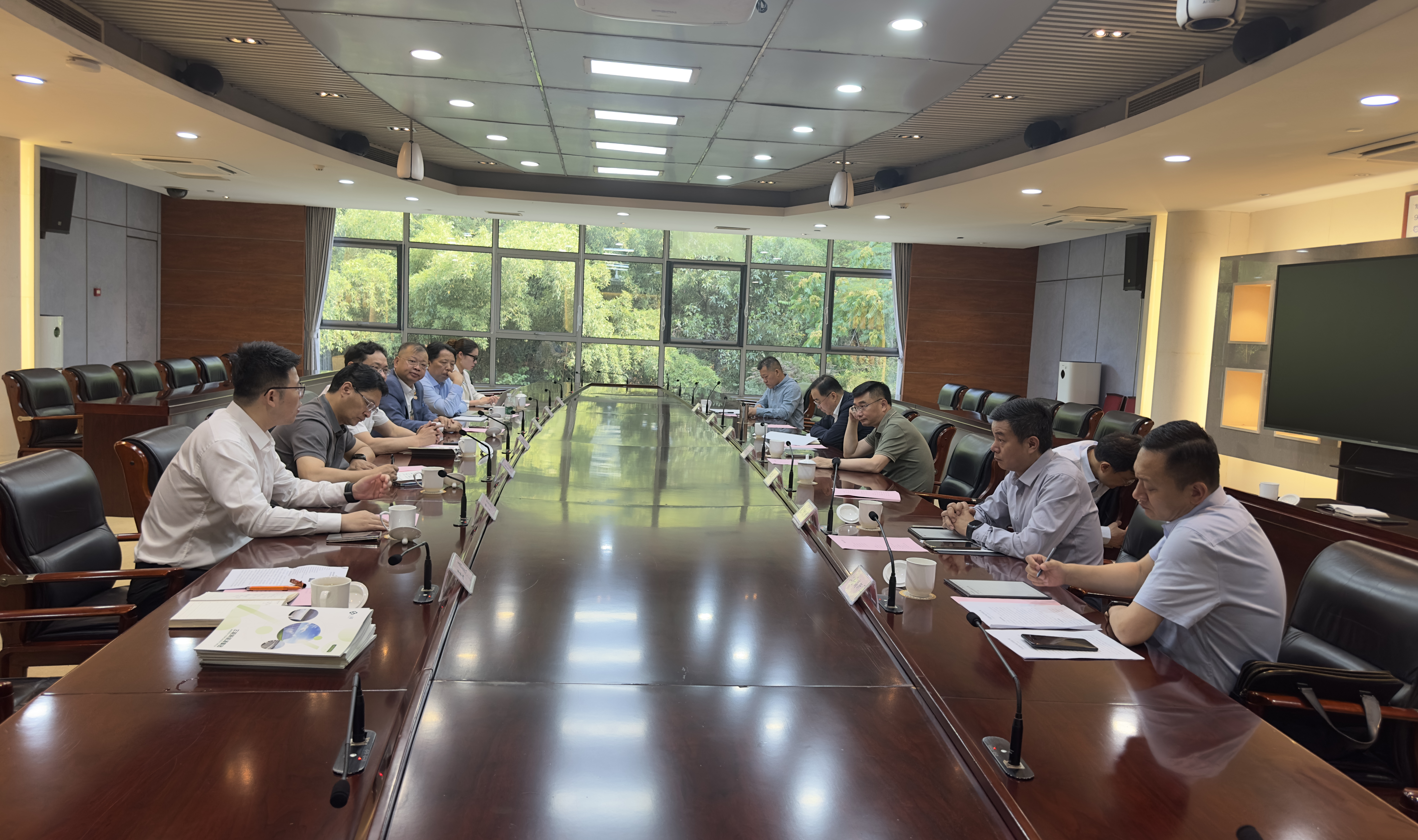 深入政校企合作—集团辅导诚赴江宁同谋产业发展